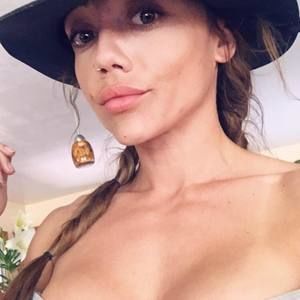 Meet your Posher, Stacy